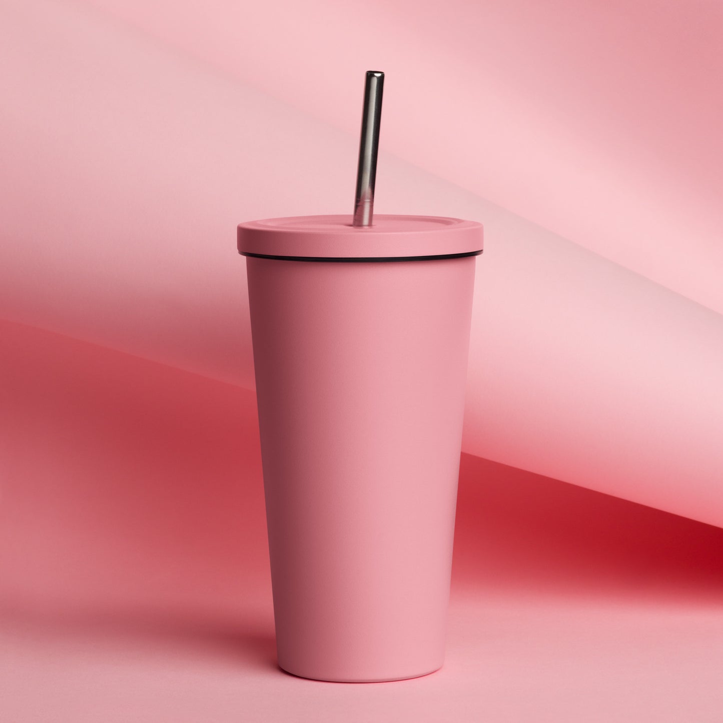 Amida Eye tumbler with a straw