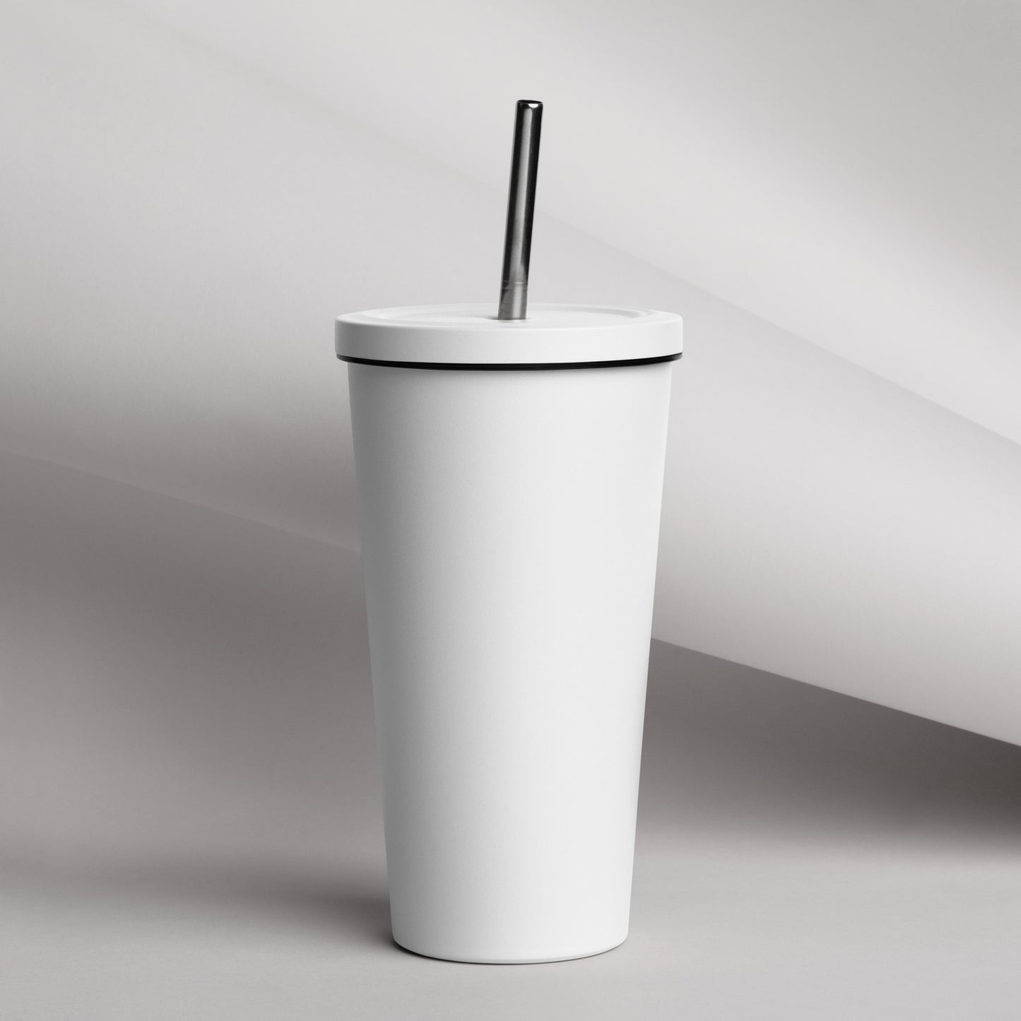 Amida Eye tumbler with a straw